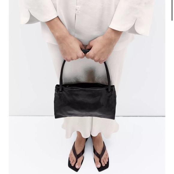 Massimo Dutti Elegant Black Leather Messenger Bag